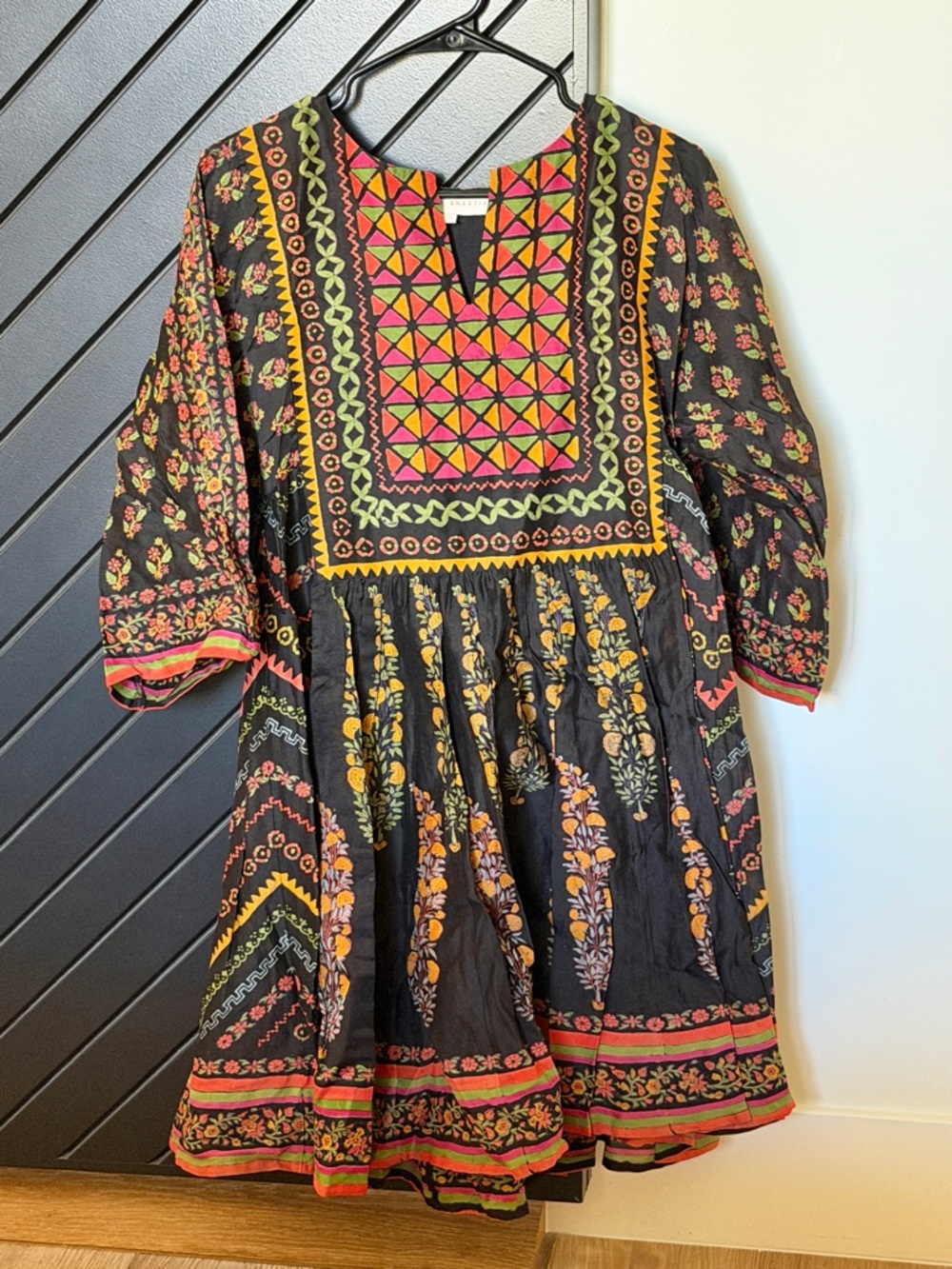 Anthropologie dress. Size XS (oversized, can easily fit S). Excellent condition.